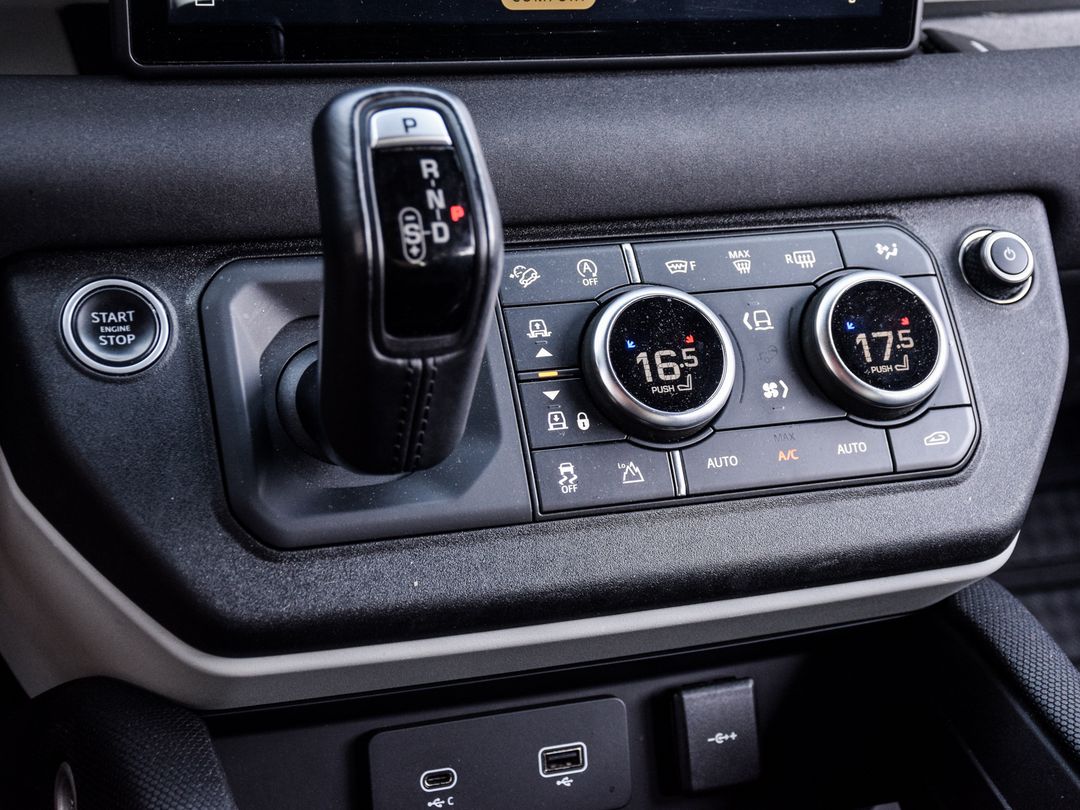 2021 Land Rover Defender 110 X-Dynamic SE, Toronto, Cash