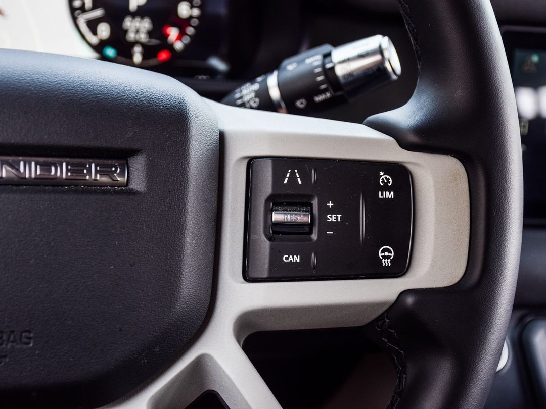 2021 Land Rover Defender 110 X-Dynamic SE, Toronto, Cash