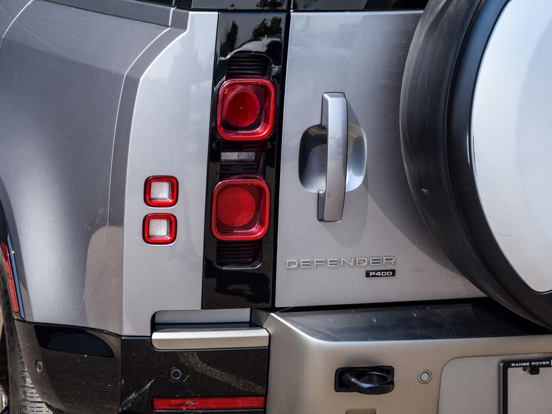 2021 Land Rover Defender 110 X-Dynamic SE, Toronto, Cash