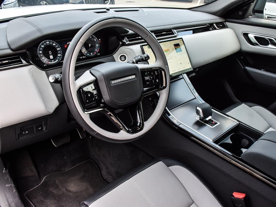 2026 Land Rover Range Rover Velar P250 Dynamic SE, Toronto, Cash