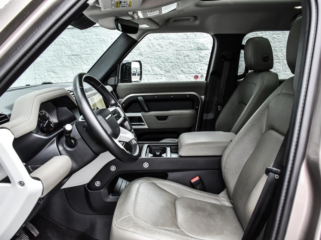 2023 Land Rover Defender 110 SE, Toronto, Cash