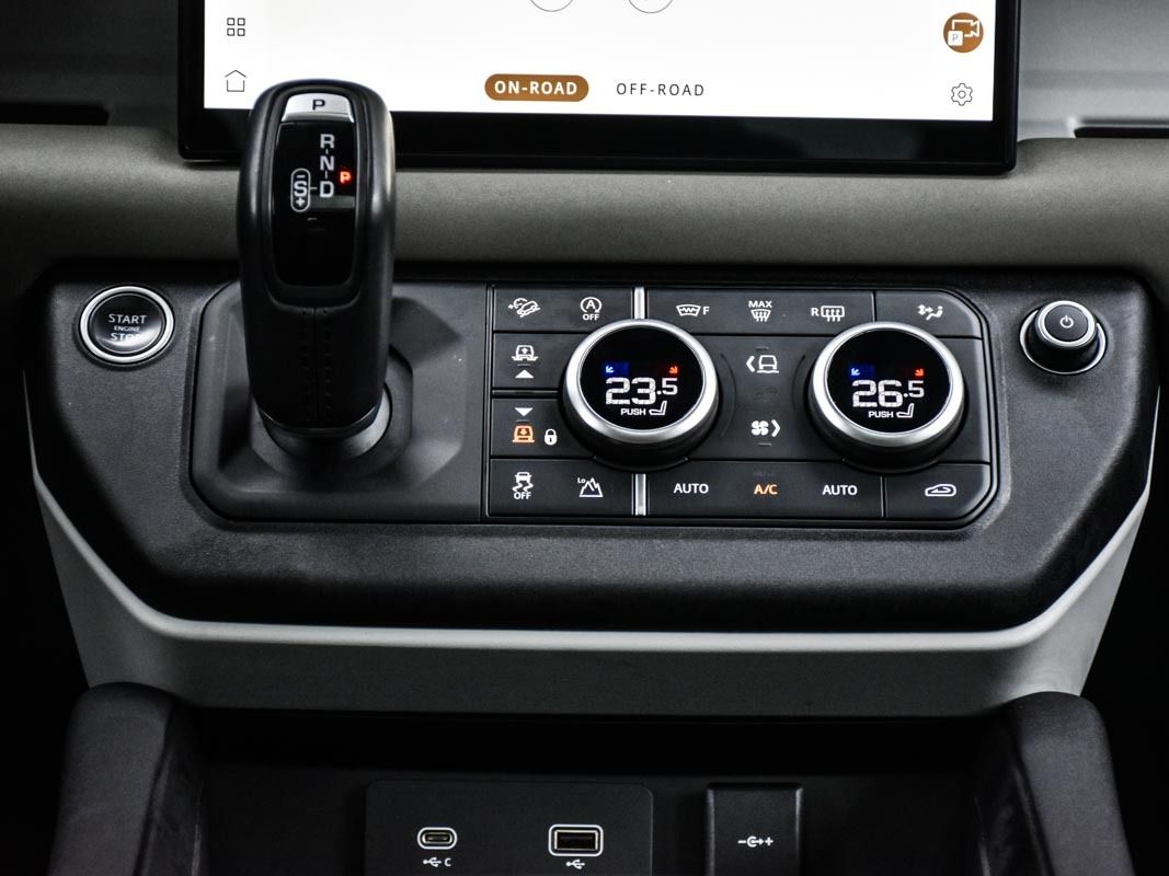 2023 Land Rover Defender 110 SE, Toronto, Cash