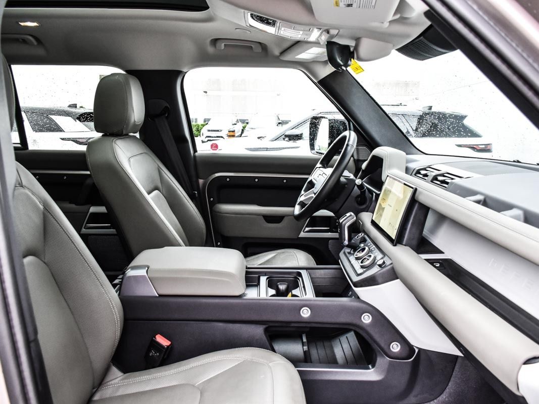 2023 Land Rover Defender 110 SE, Toronto, Cash