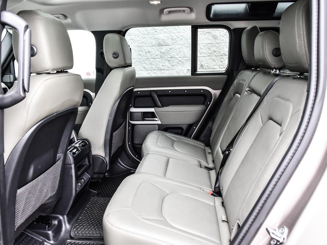 2023 Land Rover Defender 110 SE, Toronto, Cash