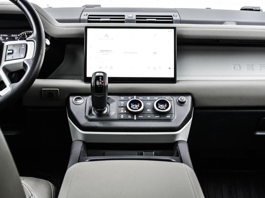 2023 Land Rover Defender 110 SE, Toronto, Cash