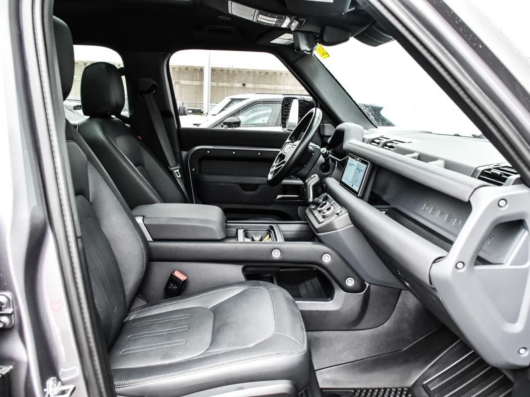 2022 Land Rover Defender 110 X-Dynamic SE, Toronto, Cash