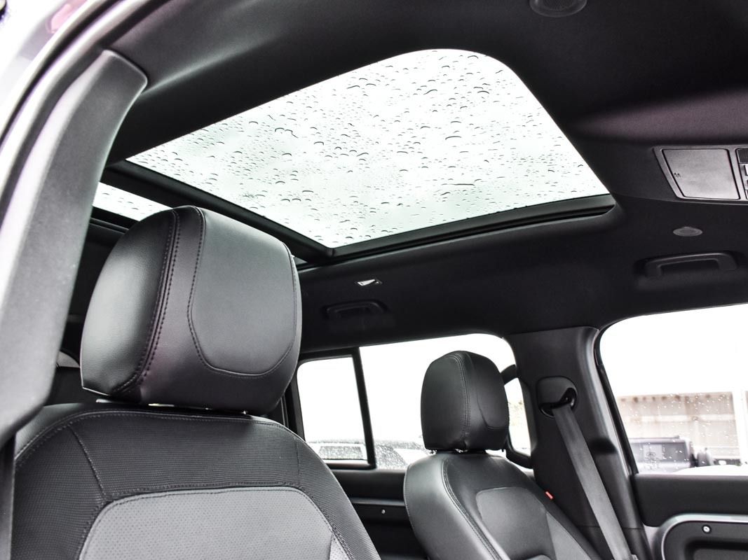 2022 Land Rover Defender 110 X-Dynamic SE, Toronto, Cash