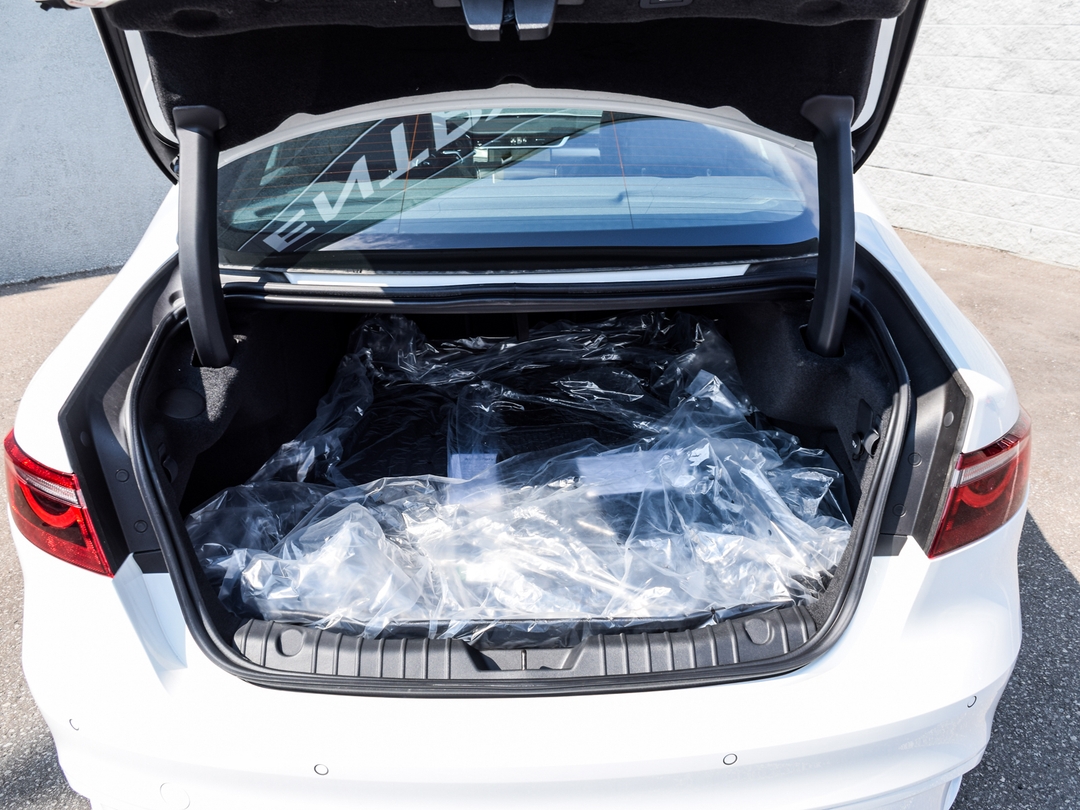 2024 Jaguar XF R-Dynamic SE, Toronto, Cash
