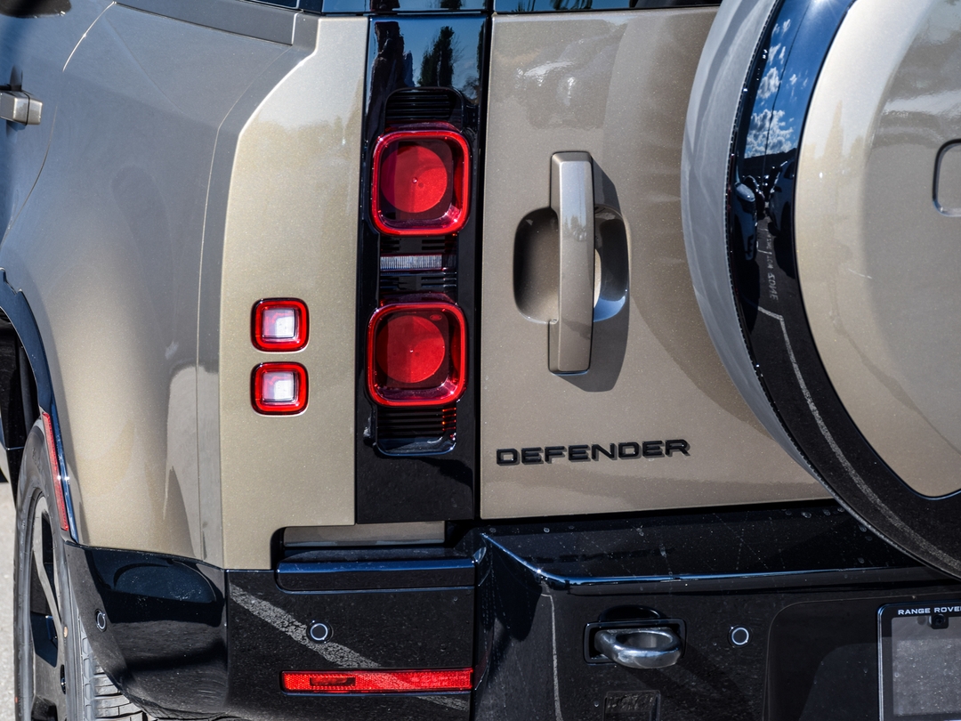 2025 Land Rover Defender 110 P400 X-Dynamic SE, 多伦多, 全款车