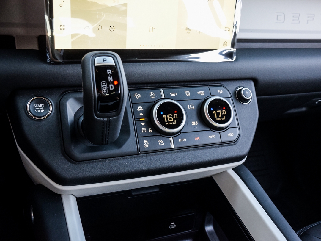 2025 Land Rover Defender 110 P400 X-Dynamic SE, 多伦多, 全款车