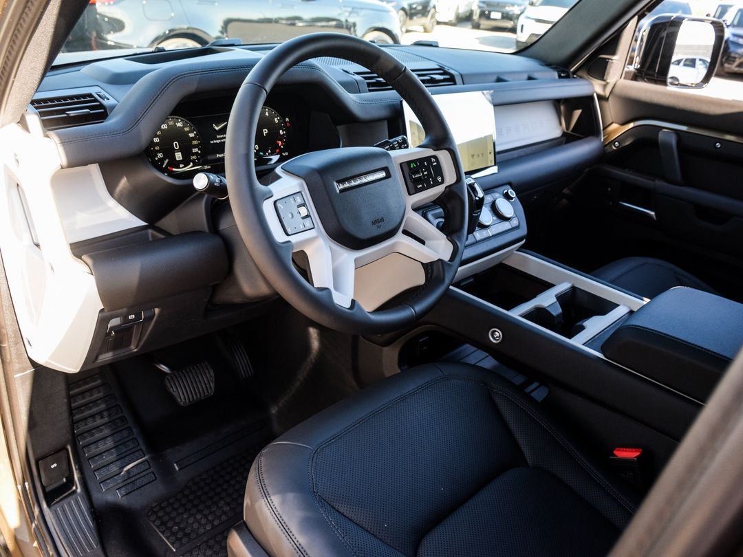 2025 Land Rover Defender 110 P400 X-Dynamic SE, 多伦多, 全款车