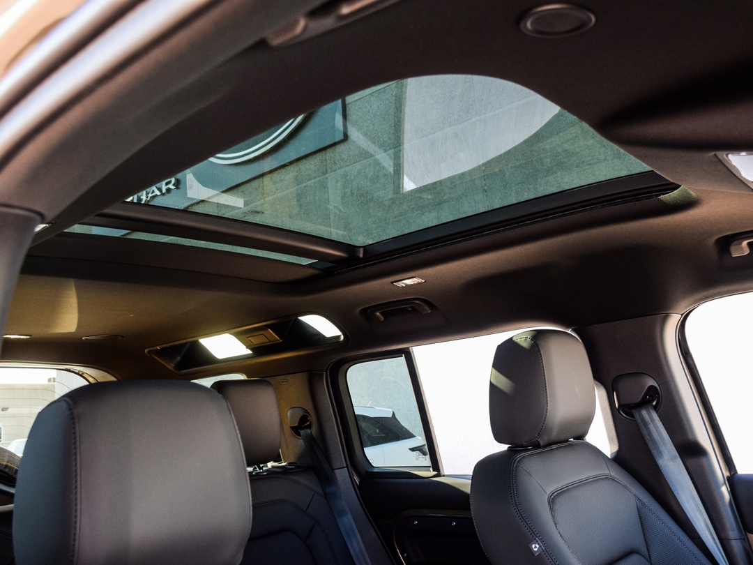 2025 Land Rover Defender 110 P400 X-Dynamic SE, 多伦多, 全款车