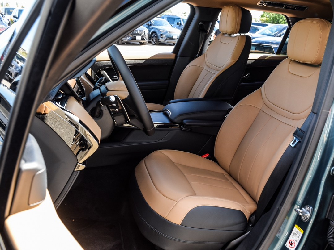 2025 Land Rover Range Rover Sport P460e Dynamic SE, Toronto, Cash