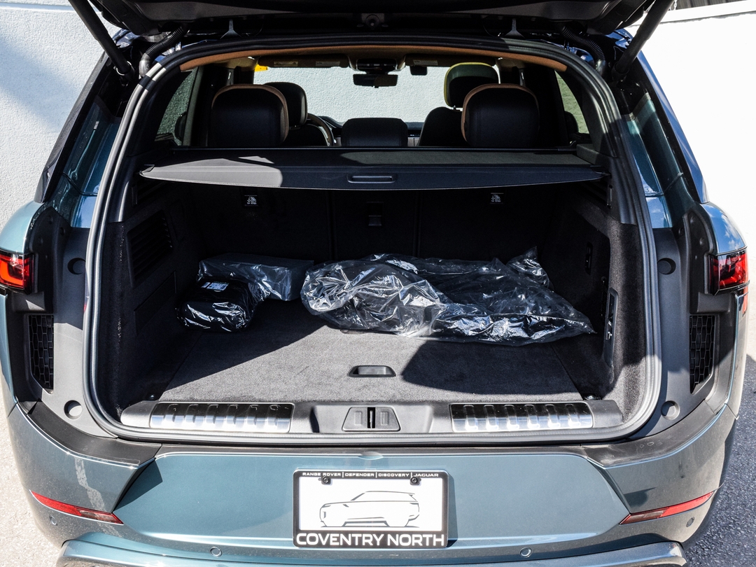 2025 Land Rover Range Rover Sport P460e Dynamic SE, Toronto, Cash