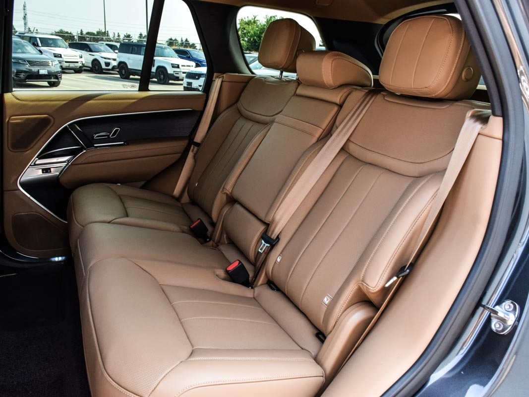 2025 Land Rover Range Rover P530 SE SWB, Toronto, Cash
