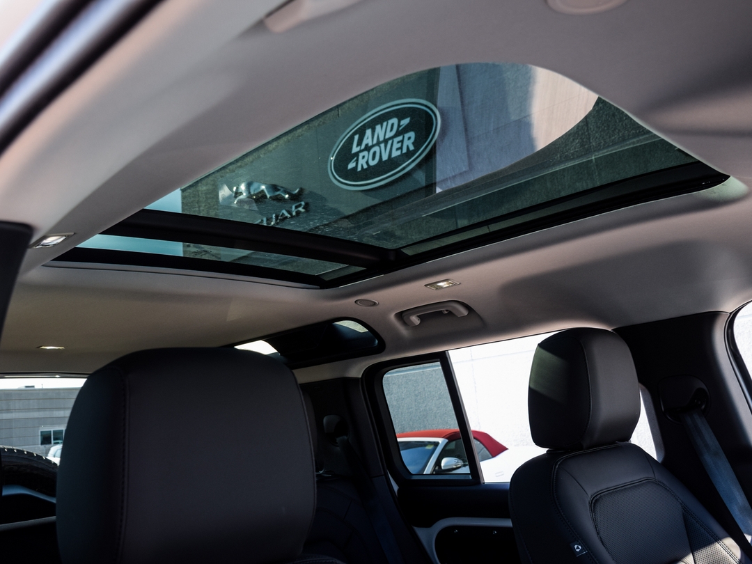 2025 Land Rover Defender 110 P300 S, 多伦多, 全款车
