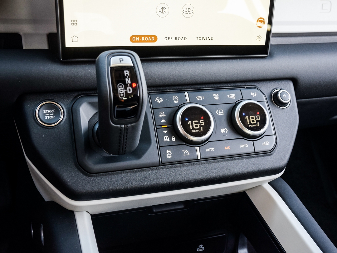 2025 Land Rover Defender 110 P300 S, 多伦多, 全款车