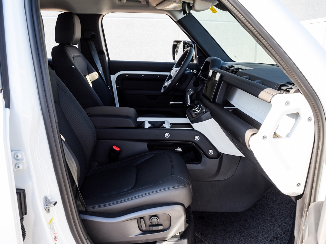 2025 Land Rover Defender 110 P300 S, 多伦多, 全款车