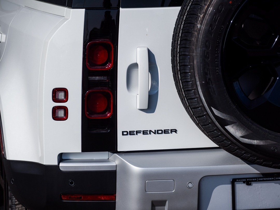 2025 Land Rover Defender 110 P300 S, 多伦多, 全款车