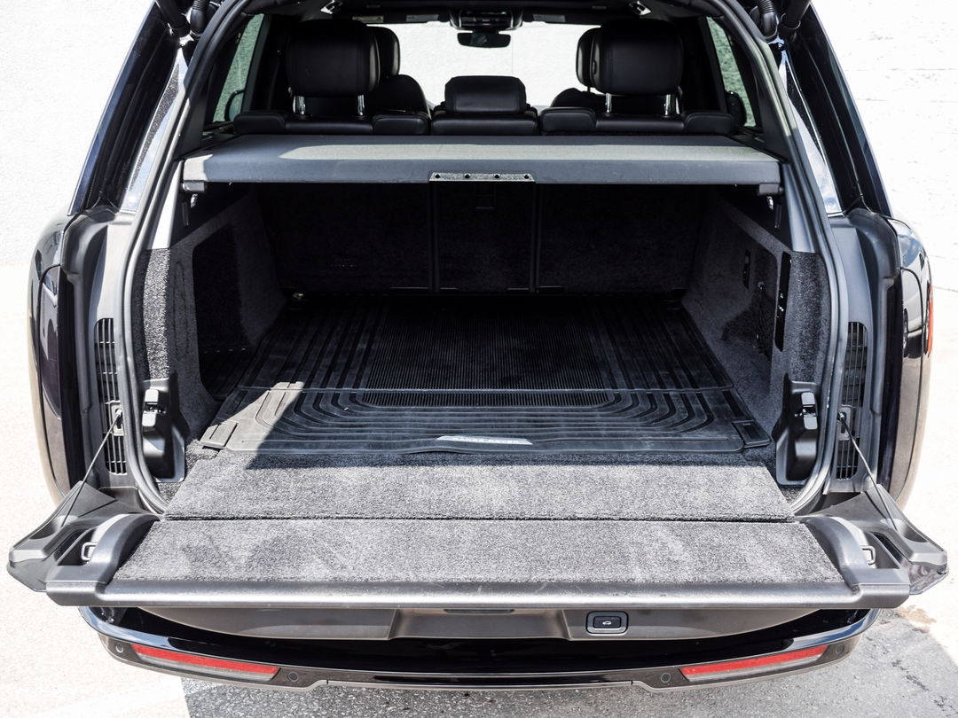 2023 Land Rover Range Rover P530 SE, Toronto, Cash