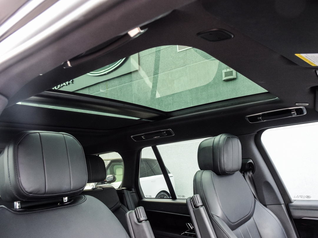 2023 Land Rover Range Rover P530 SE, Toronto, Cash