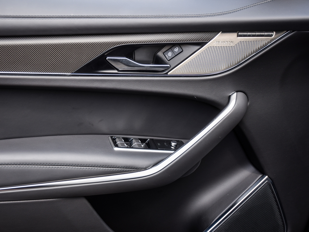 2024 Jaguar F-PACE P550 SVR, Toronto, Cash