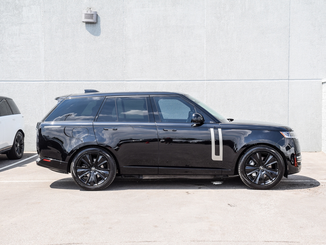 2024 Land Rover Range Rover P550e SE SWB, Toronto, Cash
