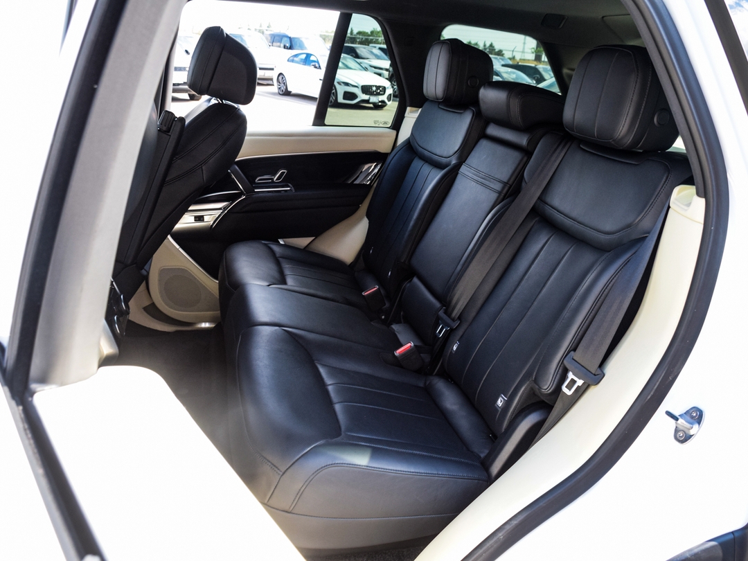 2023 Land Rover Range Rover P530 SE, Toronto, Cash