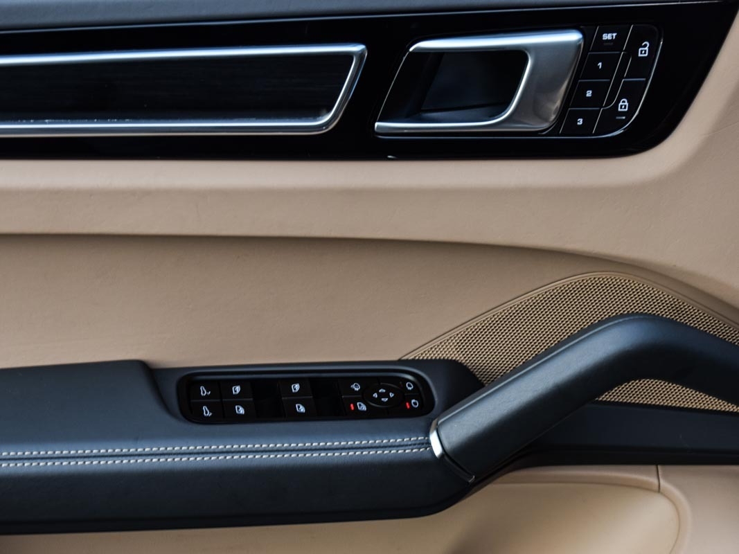 2022 Porsche Cayenne Coupe GTS, Toronto, Cash