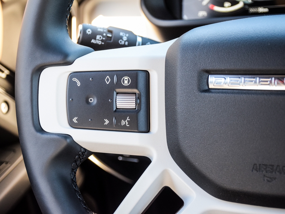 2025 Land Rover Defender 110 P400 X-Dynamic SE, 多伦多, 全款车