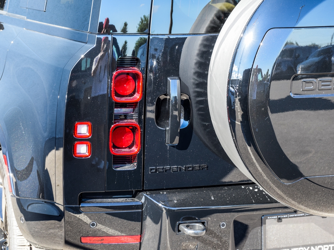 2025 Land Rover Defender 110 P400 X-Dynamic SE, 多伦多, 全款车