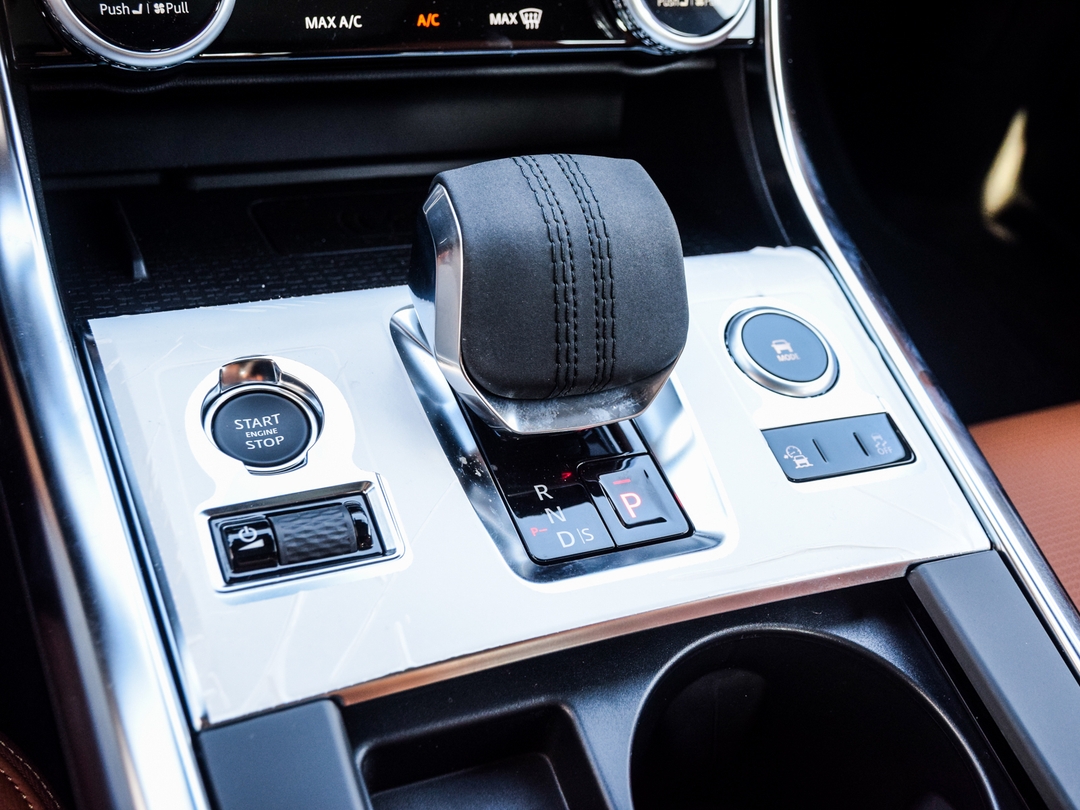 2024 Jaguar XF R-Dynamic SE, Toronto, Cash