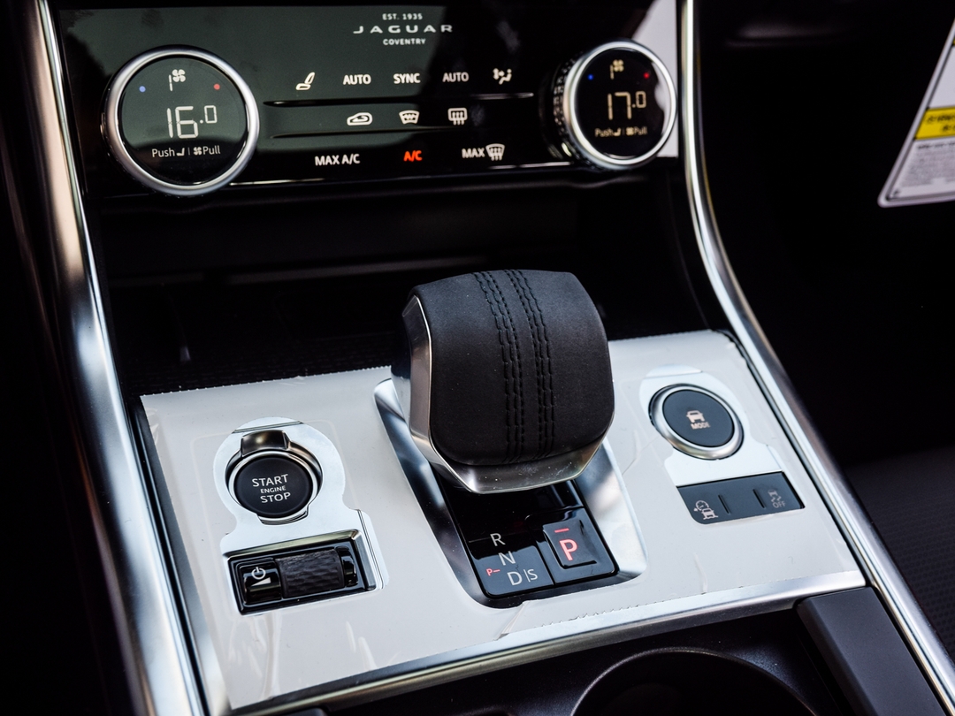 2024 Jaguar XF R-Dynamic SE, Toronto, Cash