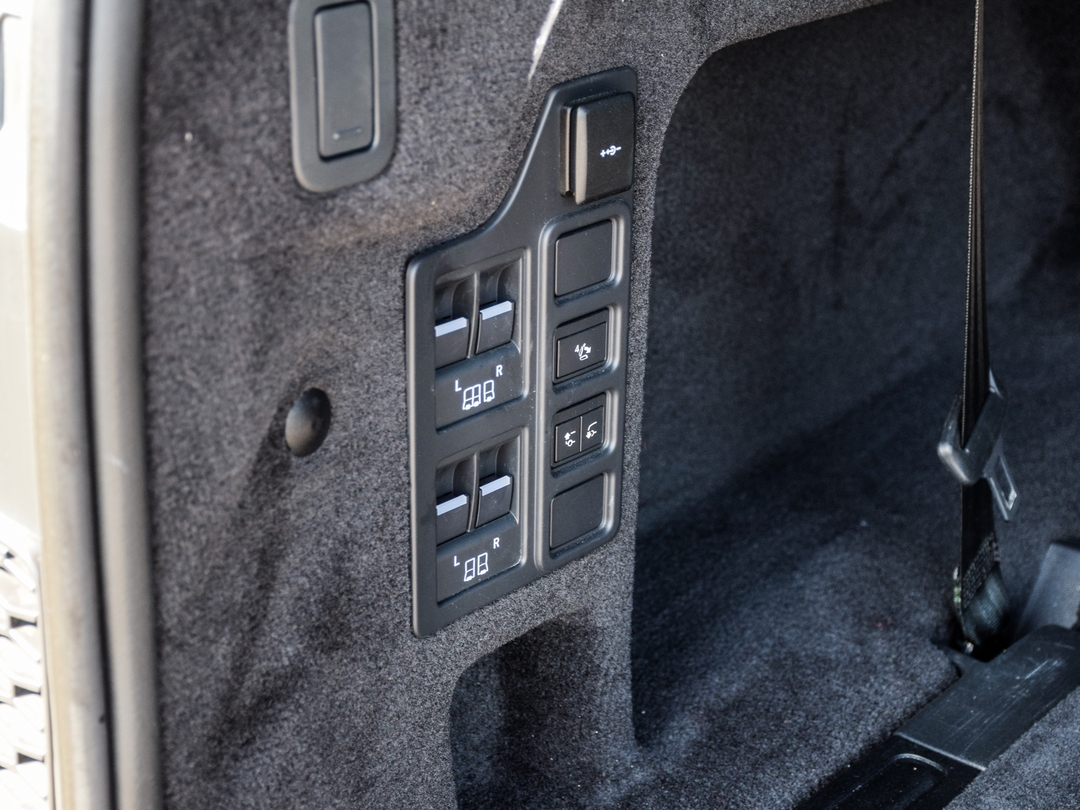 2022 Land Rover Discovery P360 R-Dynamic S, Toronto, Cash