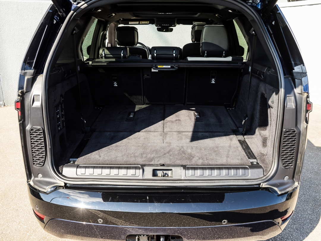 2022 Land Rover Discovery P360 R-Dynamic S, Toronto, Cash