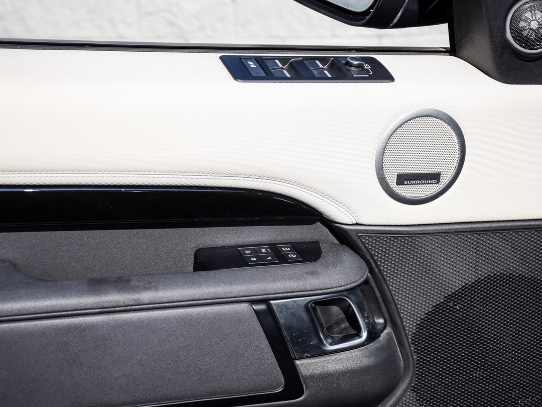 2022 Land Rover Discovery P360 R-Dynamic S, Toronto, Cash