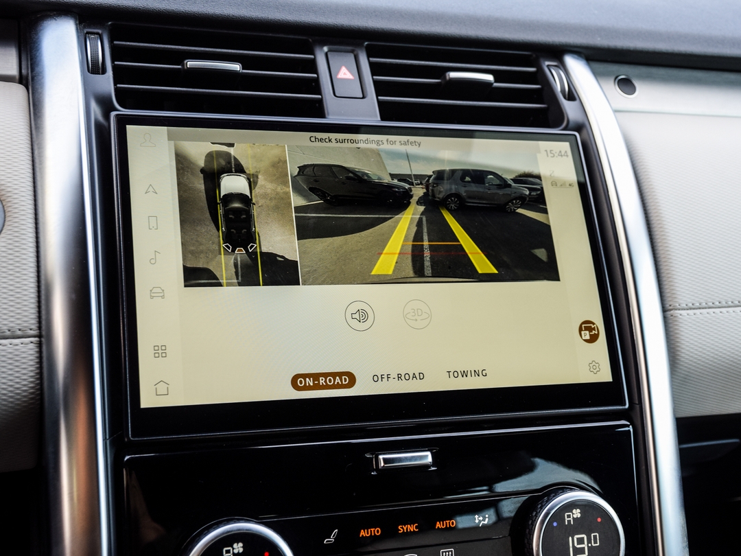 2023 Land Rover Discovery P360 R-Dynamic HSE, Toronto, Cash