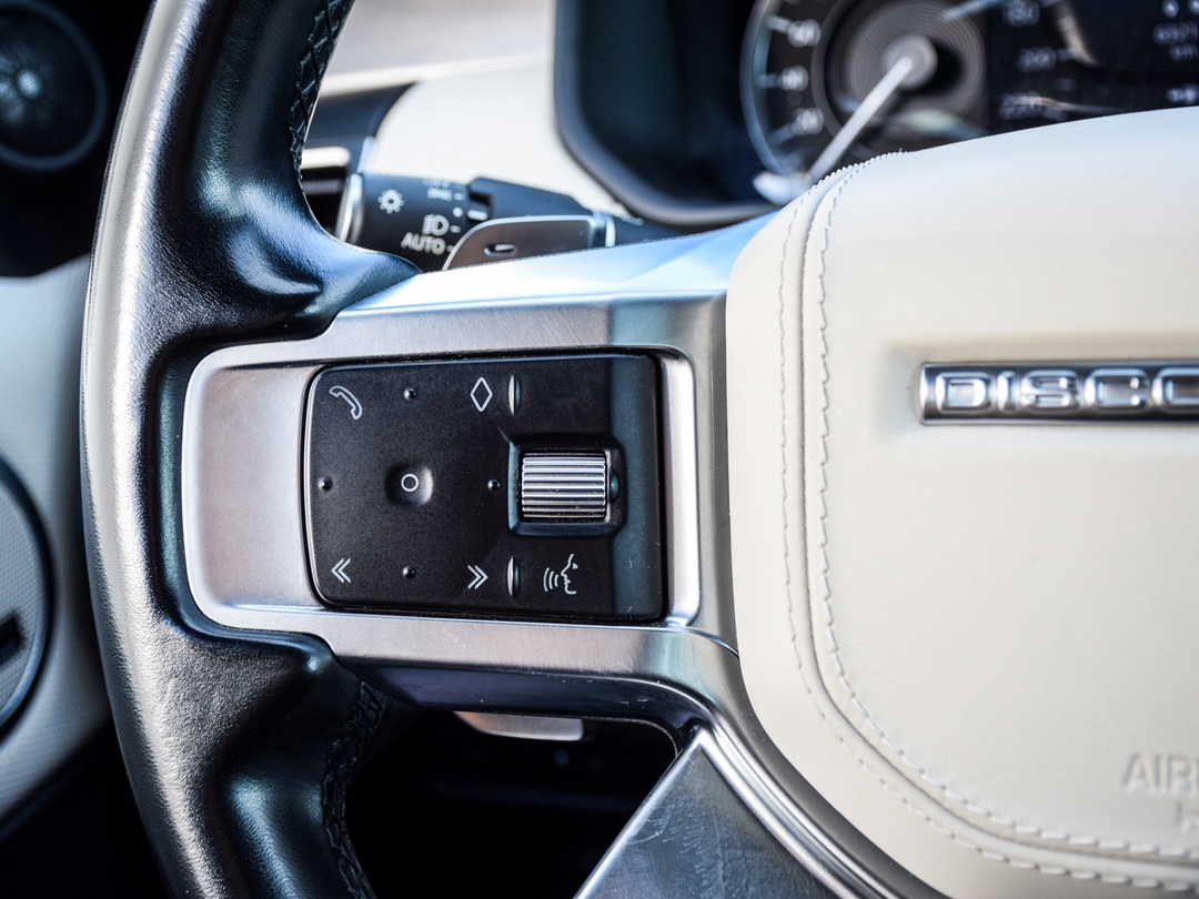 2023 Land Rover Discovery P360 R-Dynamic HSE, Toronto, Cash
