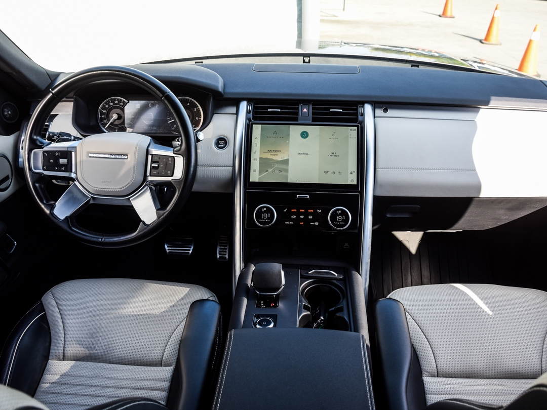 2023 Land Rover Discovery P360 R-Dynamic HSE, Toronto, Cash