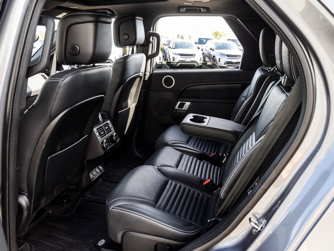 2022 Land Rover Discovery P360 R-Dynamic S, Toronto, Cash
