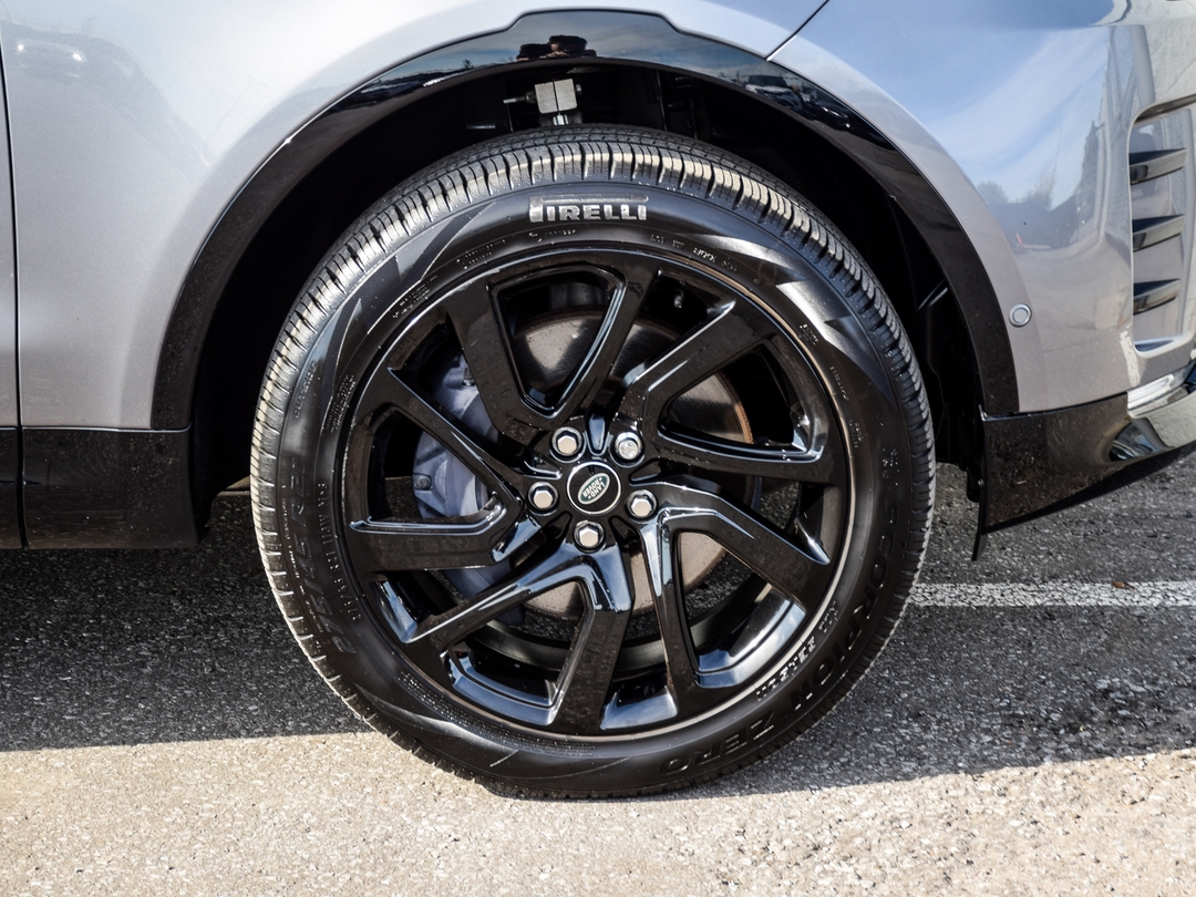2022 Land Rover Discovery P360 R-Dynamic S, Toronto, Cash