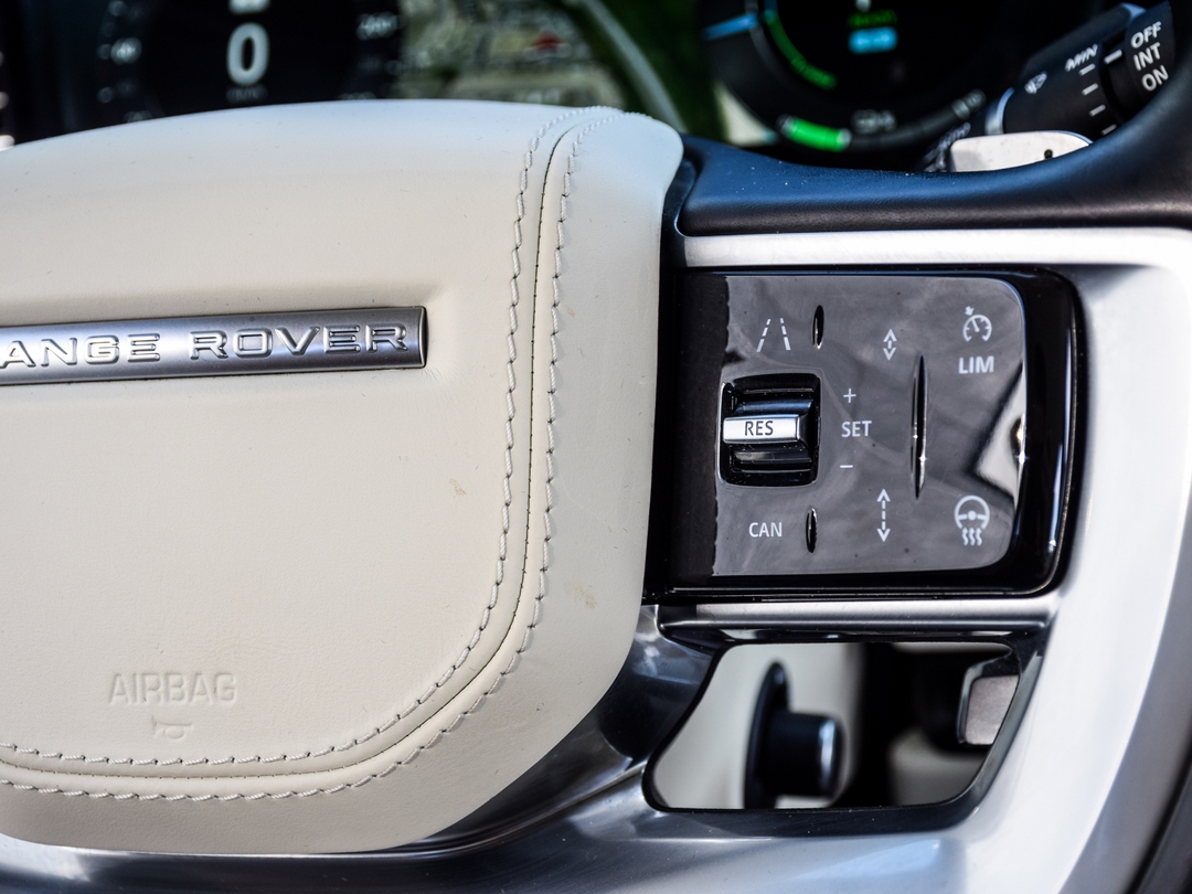 2024 Land Rover Range Rover P550e SE SWB, Toronto, Cash