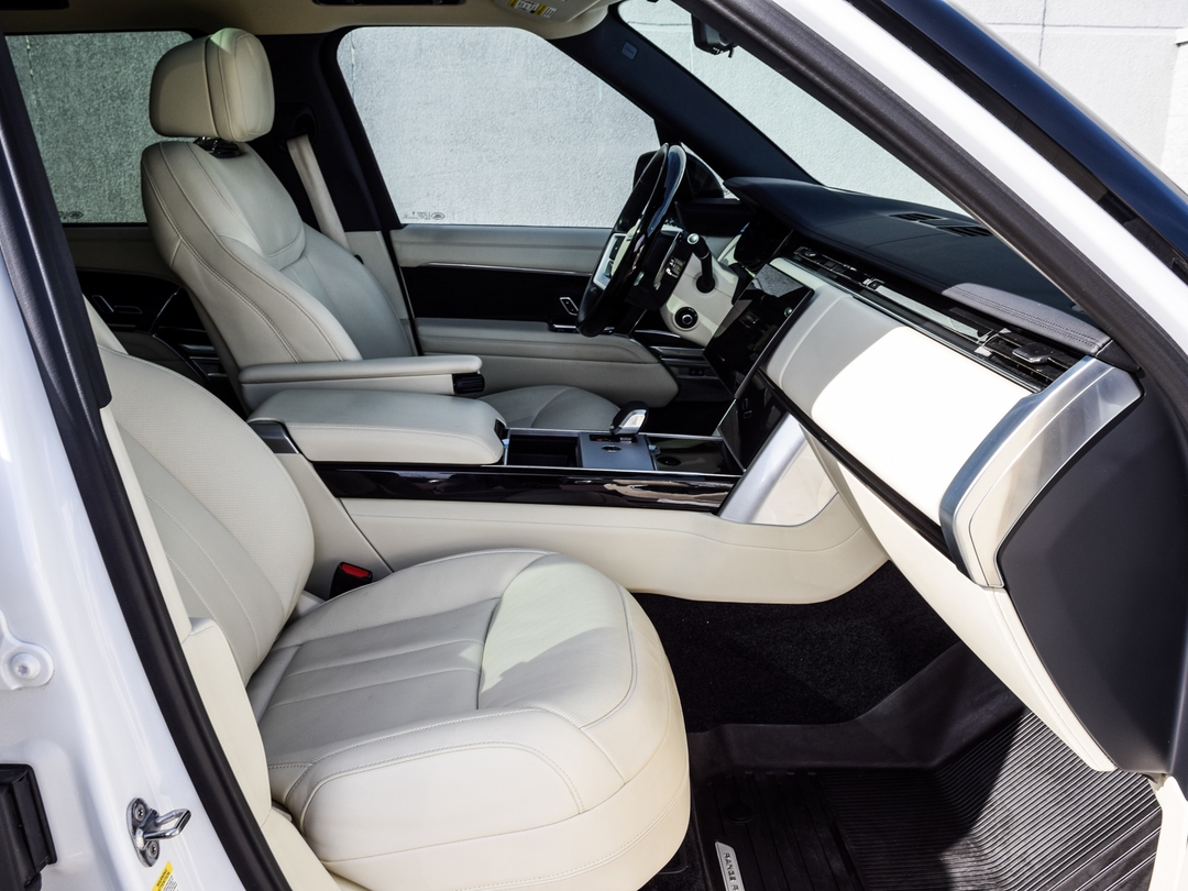 2024 Land Rover Range Rover P550e SE SWB, Toronto, Cash