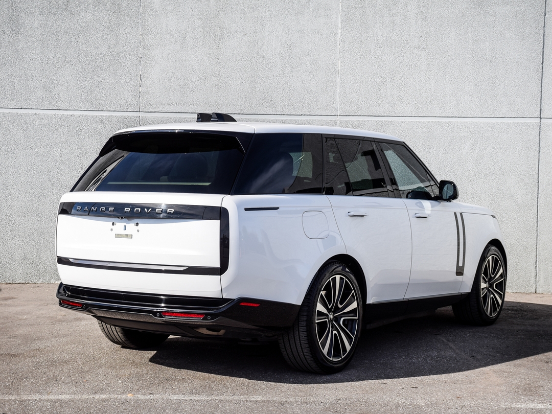 2024 Land Rover Range Rover P550e SE SWB, Toronto, Cash