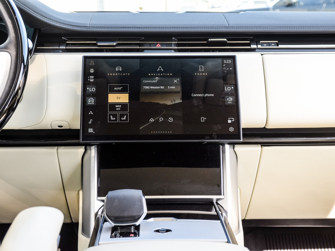 2024 Land Rover Range Rover P550e SE SWB, Toronto, Cash