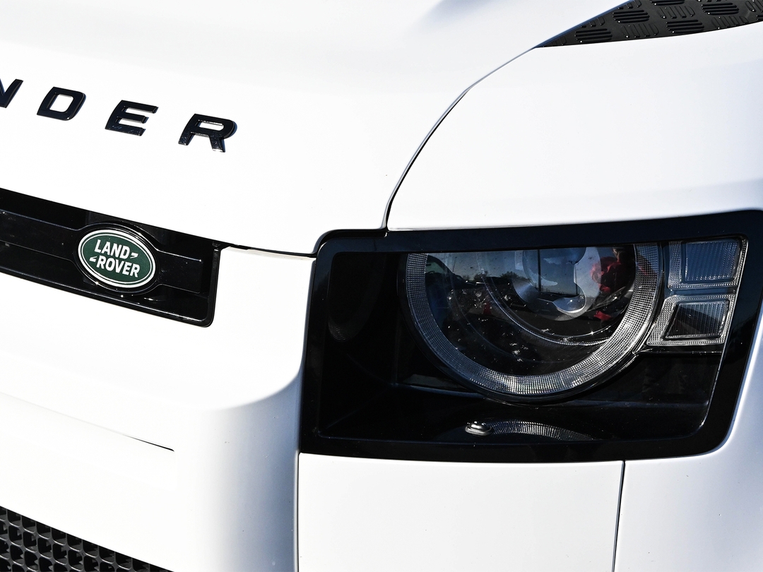 2024 Land Rover Defender 130 P400 X-Dynamic SE, Toronto, Cash