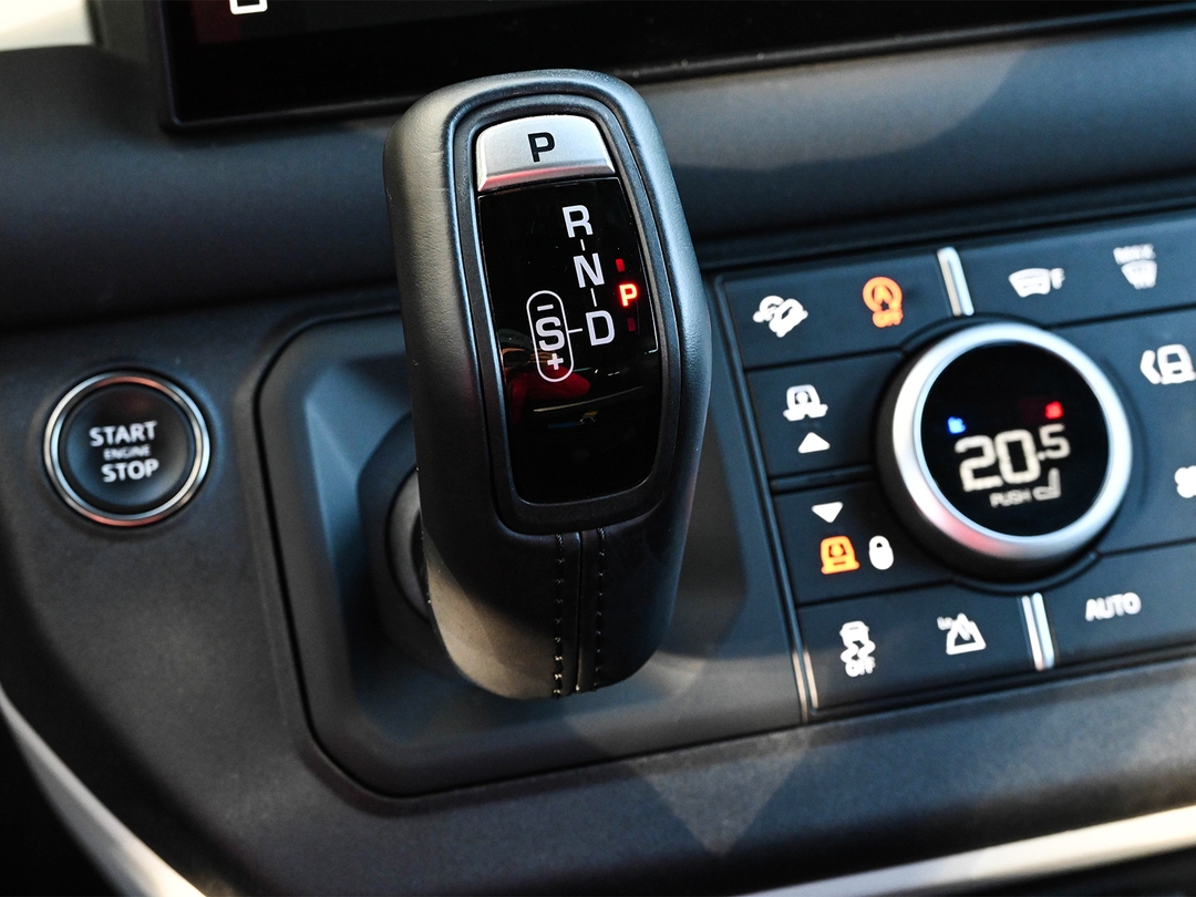 2024 Land Rover Defender 130 P400 X-Dynamic SE, Toronto, Cash