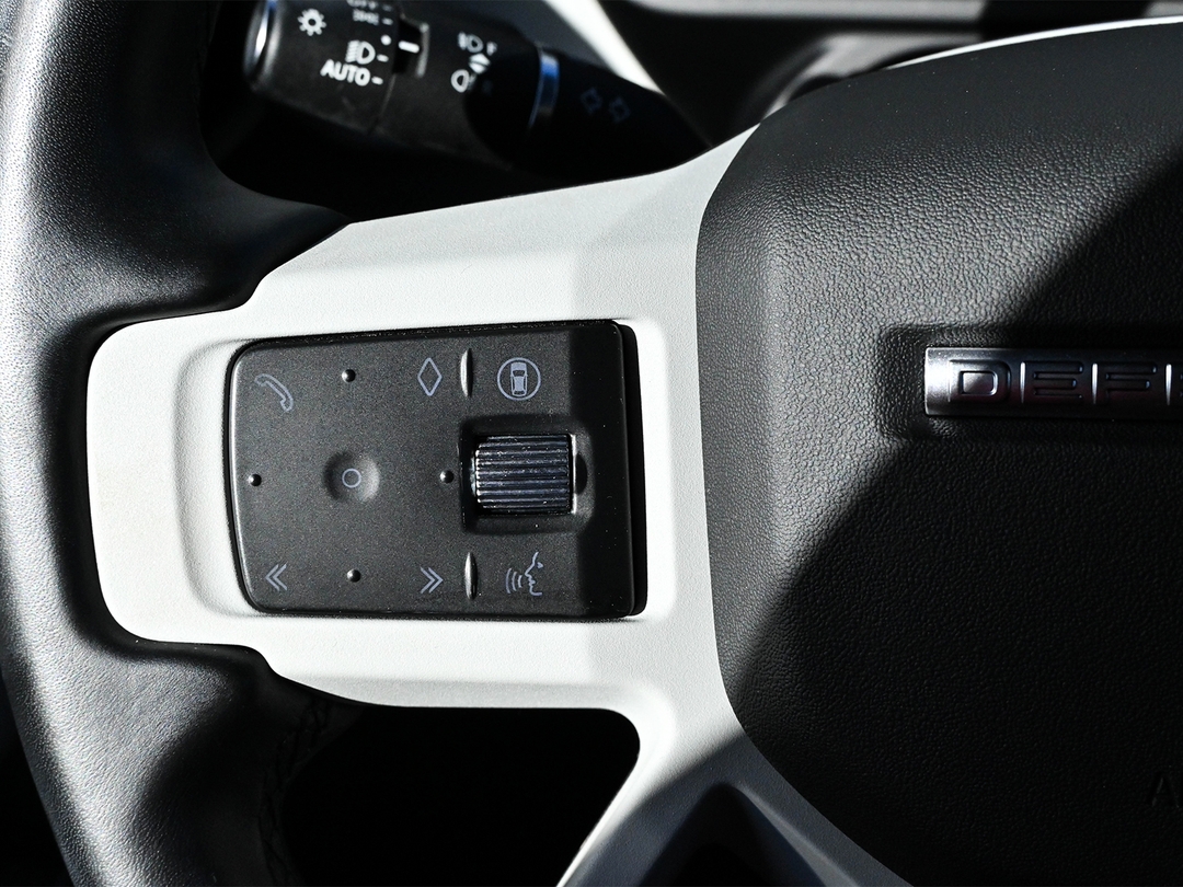 2024 Land Rover Defender 130 P400 X-Dynamic SE, Toronto, Cash