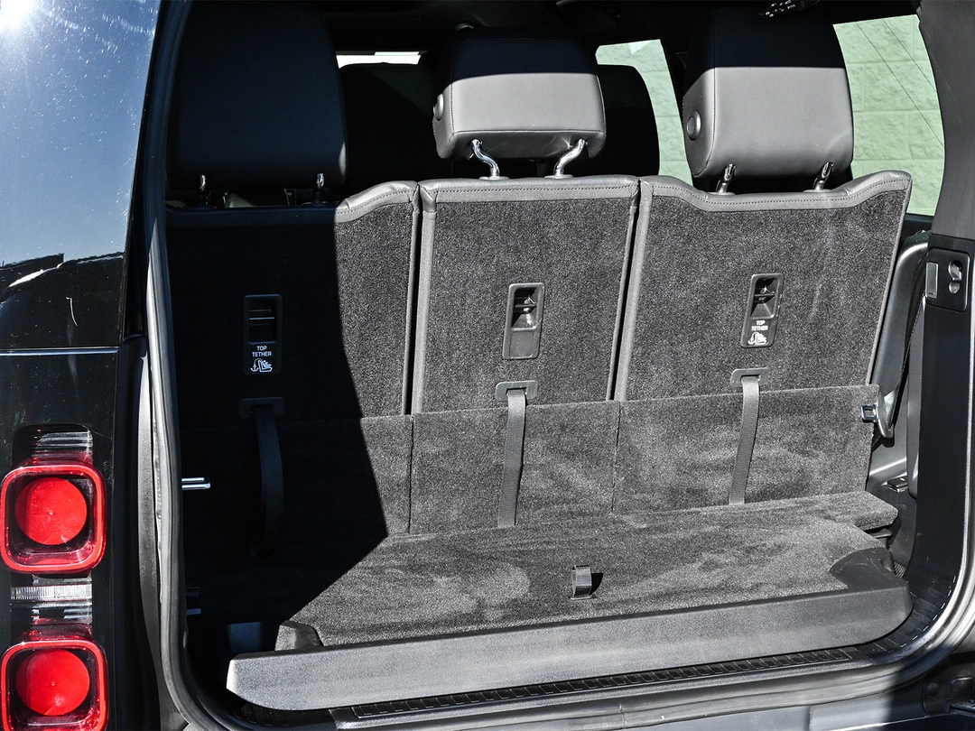 2024 Land Rover Defender 130 P400 X-Dynamic SE, Toronto, Cash