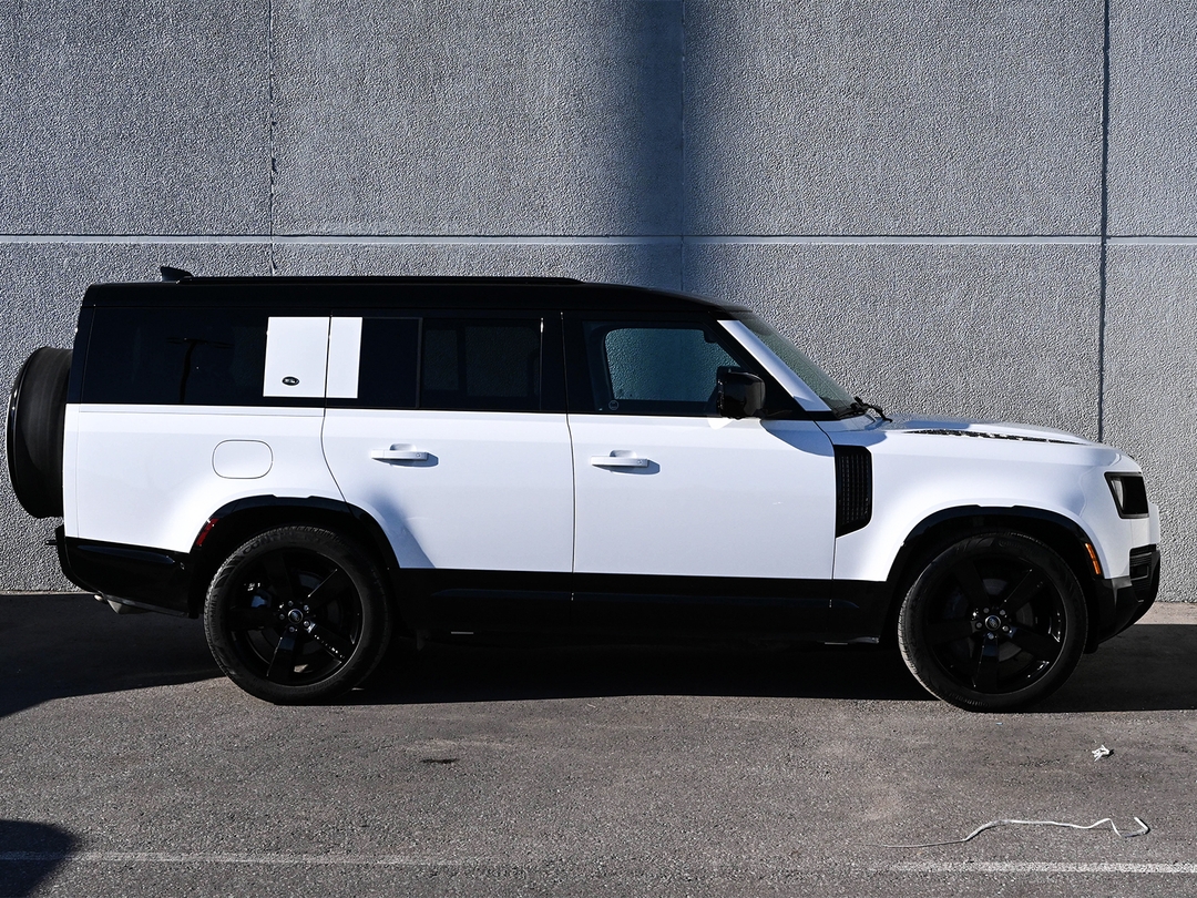 2024 Land Rover Defender 130 P400 X-Dynamic SE, Toronto, Cash